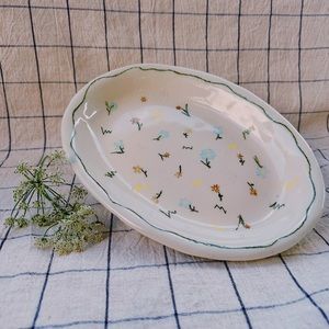 Ceramic serving plate